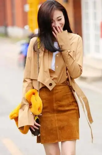 李小冉衣品也太好了,40岁的女人和20岁差不多!