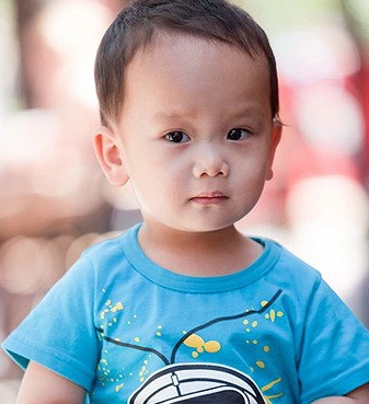 小宝宝夏天平头发型造型 凉爽还很活泼