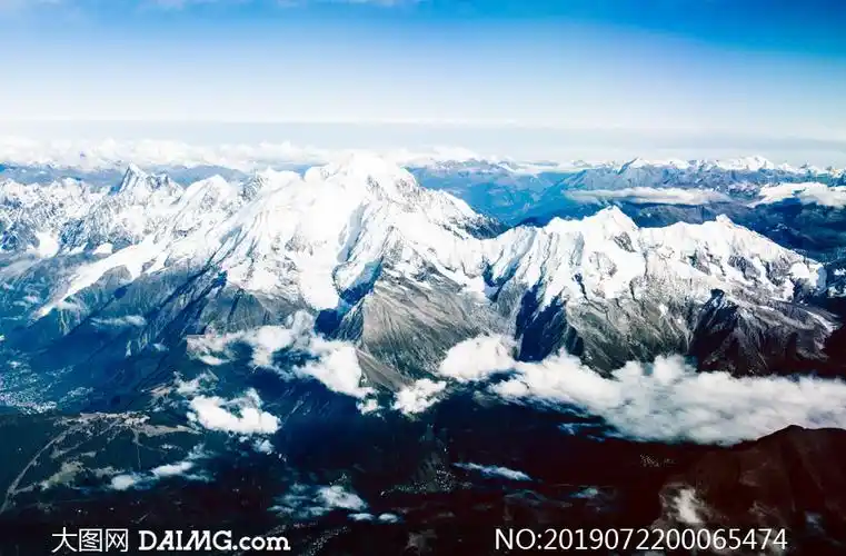 连绵的雪山全景摄影图片_大图网图片素材