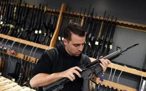 在美国一个普通外国人怎样合法拥有一把枪