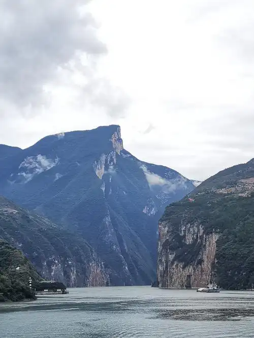 长江三峡游之巫峡,瞿塘峡,白帝城,(原始照片)2020.10.16.摄制:鸿雁