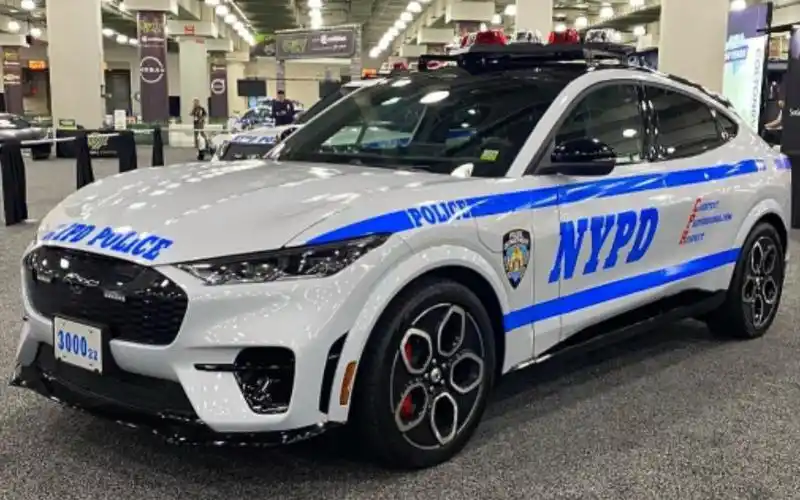 【nypd】纽约市警察局福特野马mach-e gt近拍(ny auto show 2022)