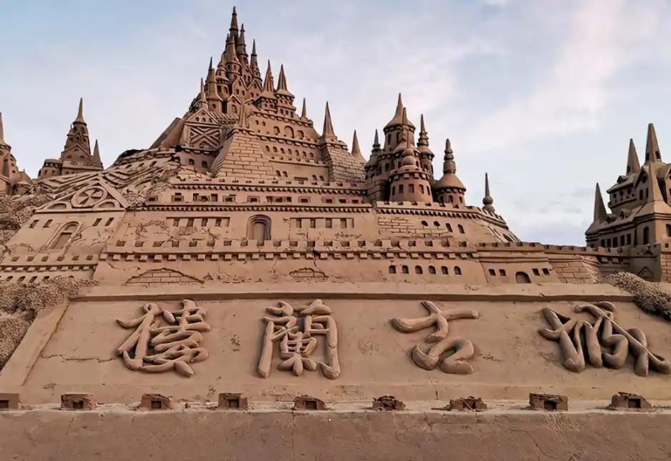 国内30大旅游胜地,第14篇"新疆楼兰古城",品美酒聊历史