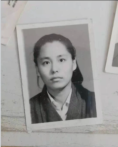 父亲母亲年轻的时候也曾英俊潇洒,文质彬彬|证件|老照片|证件照_新浪