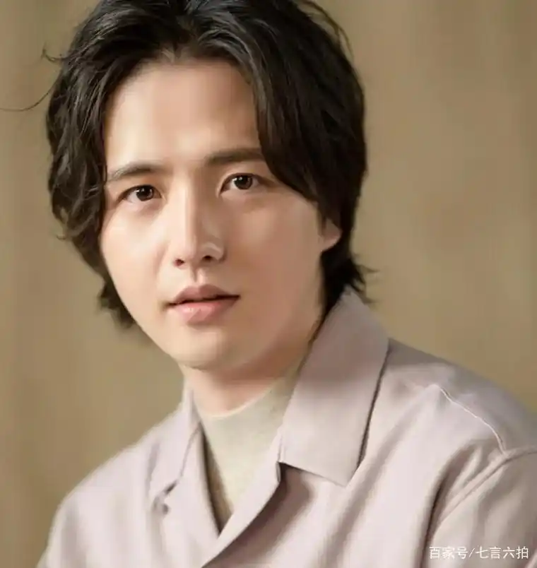 韩国男星金彗星因演出《搞笑一家人》中的哥哥敏浩得到很多人的喜