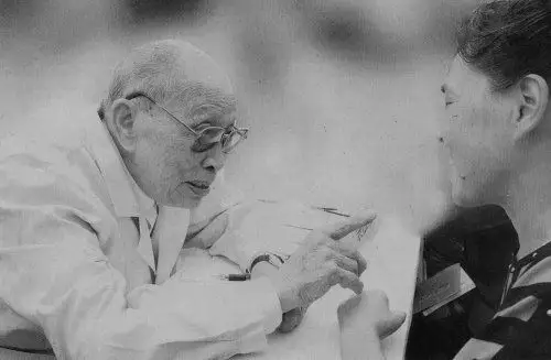 6月14日,很陡然地,裘法祖院士就离开了我们,离开了所有敬重和