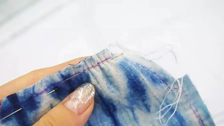 从扎染到缝制教你亲手做一款蓝色扎染口金包