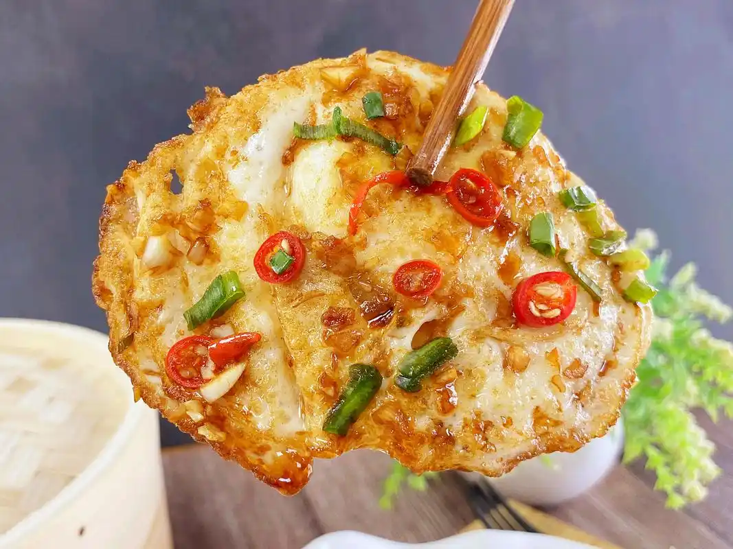 多,基本把鸡蛋的做法吃了个遍,每天不重样,最近做了一道"红烧荷包蛋"