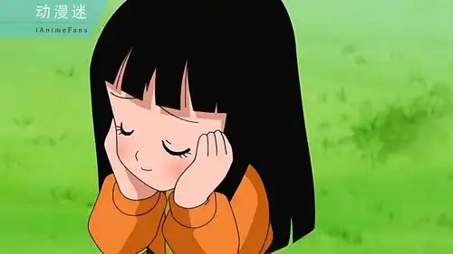 过去的小舞因为龙珠的力量而返老还童成了小女孩,即便这样特兰克斯