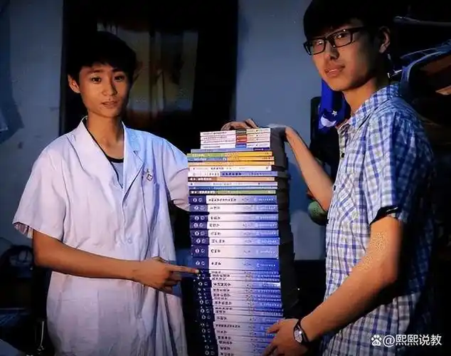 一整套医学教材被人称为《蓝色生死恋》,读完了之后人变强了,但是头发