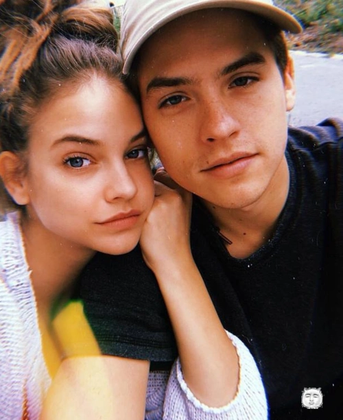 俄罗斯人气超模,安娜保持"生人勿近"冷漠脸,只因独爱男友?