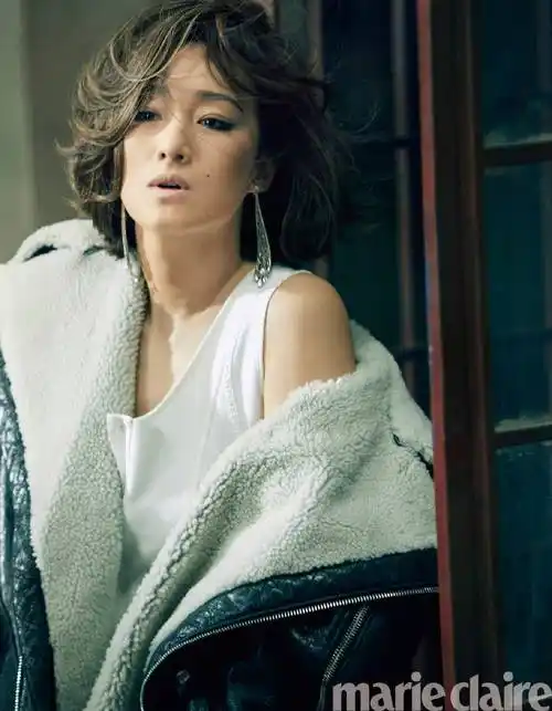 巩俐罕见剪短发大变样!