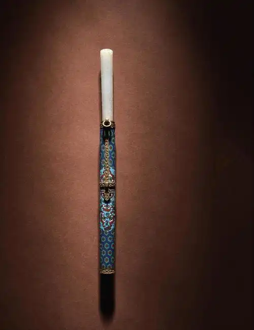 8013清乾隆御制白玉柄珐琅鞘朝服小腰刀