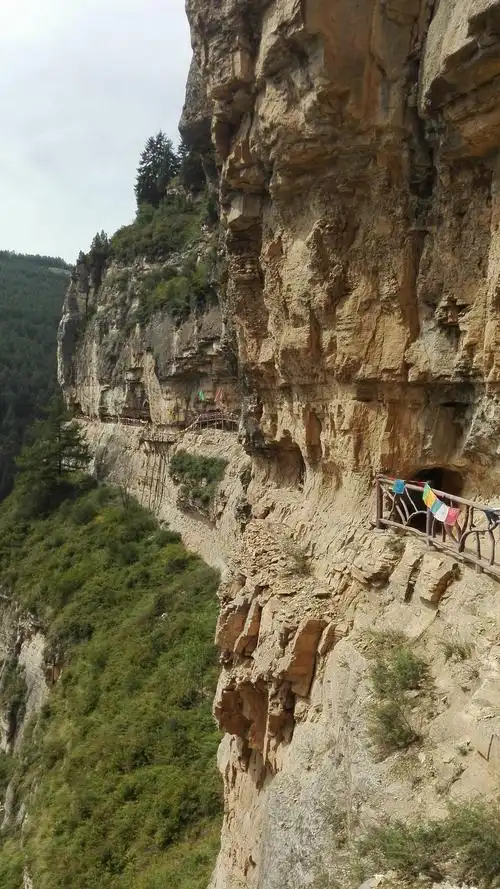 山西宁武 悬崖栈道