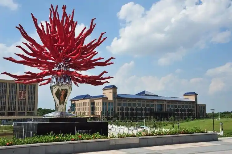 暨南大学番禺校区.