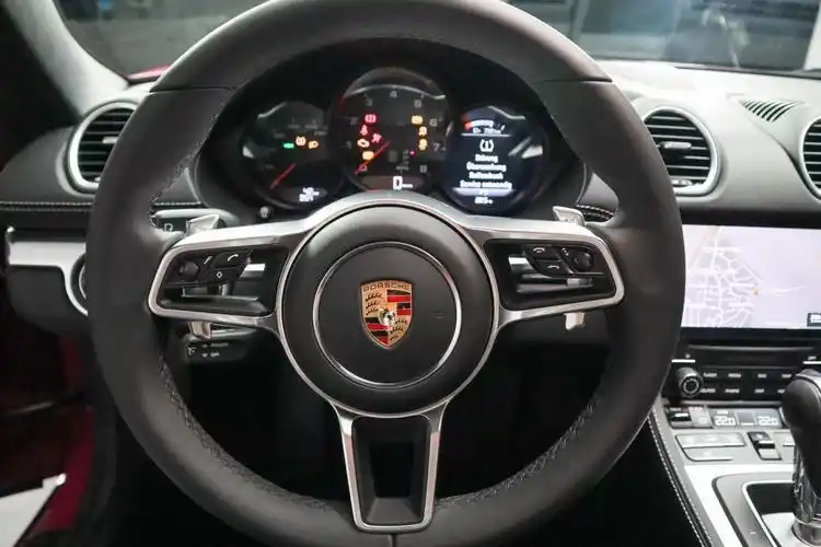 保时捷718boxster style edition 2.0t方向盘