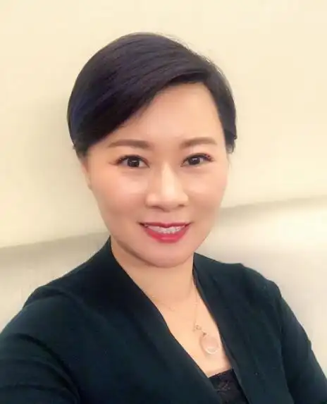 赵本山最得意的女徒弟,学历最高,丈夫最帅,儿子浓眉大眼为校草