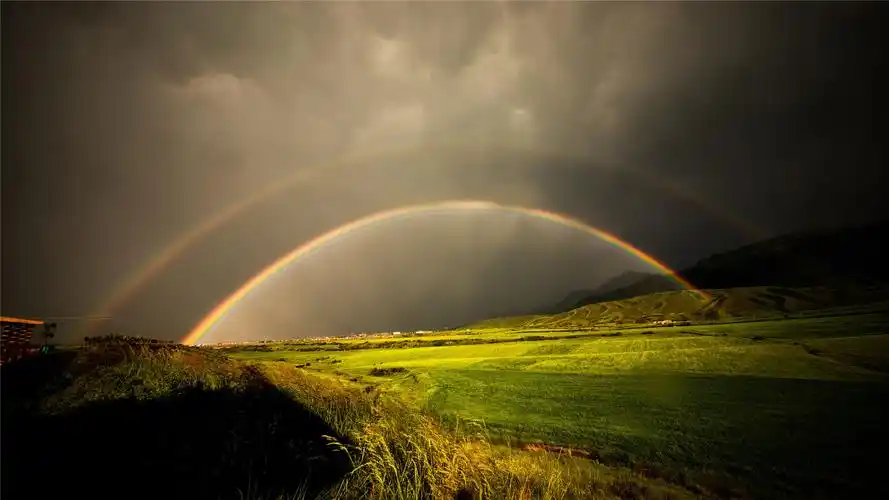雨后彩虹唯美高清桌面壁纸