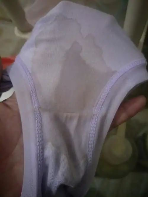 这是破羊水了,还是分泌物