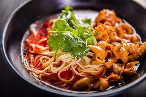 厨师新闻 特色肥肠面培训哪家味道好肥肠面是四川著名的汉族传统小吃