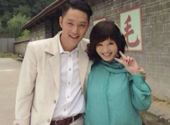 程愫21岁获奖无数捧红丈夫却被丈夫抛弃如今独自抚养儿子