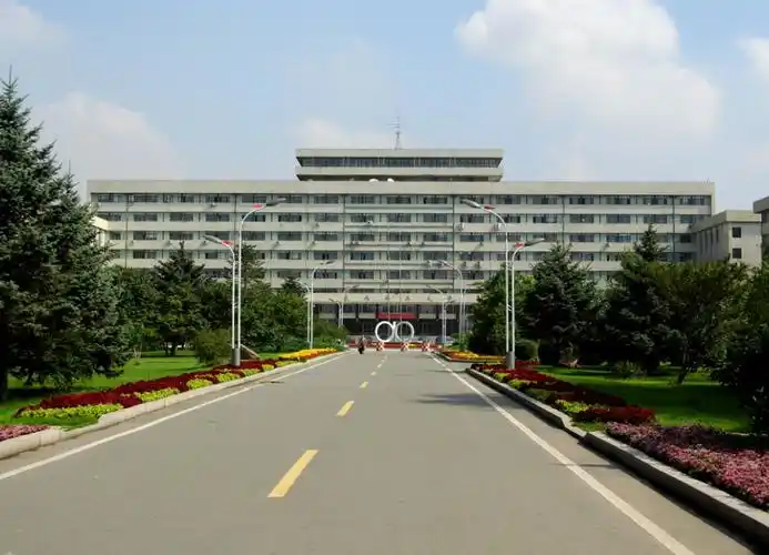 东北石油大学是211吗("最尴尬)_国际教育网