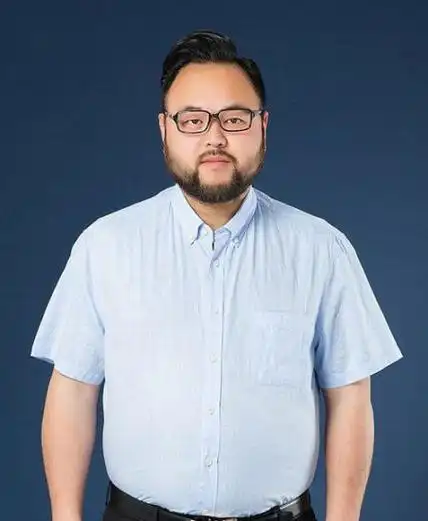 胖男人适合的短发造型图片 逆袭成潮流达人的卷发