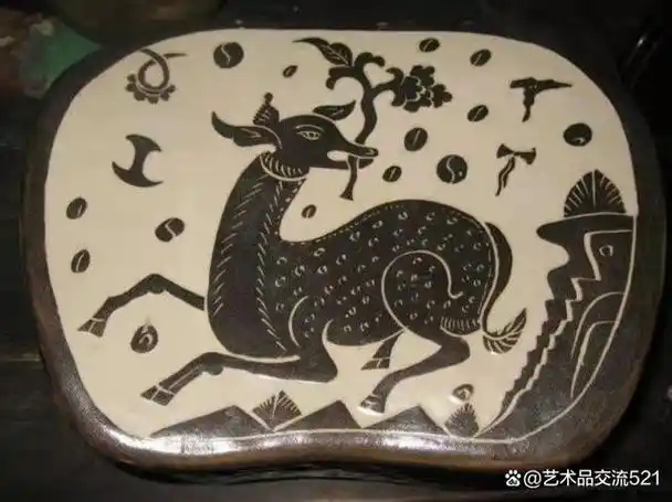 鹿自古以来就是我们喜欢使用的纹饰,鹿与"禄"谐音.寓意吉祥.