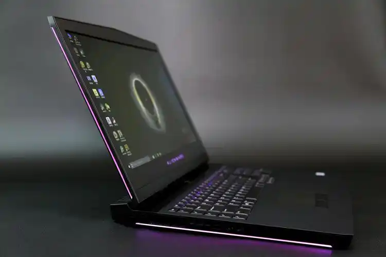 感受八代intel酷睿移动cpu的力量—alienware 17r5简单评测