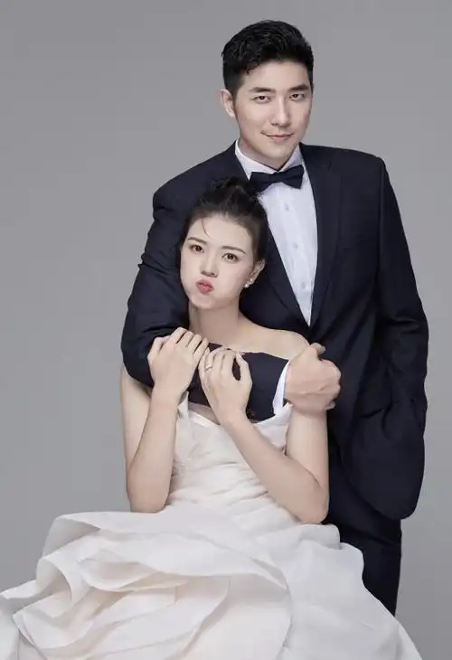 情人节最新出炉狗粮!张常宁晒与吴冠希婚纱照 幸福!俩人6月大婚