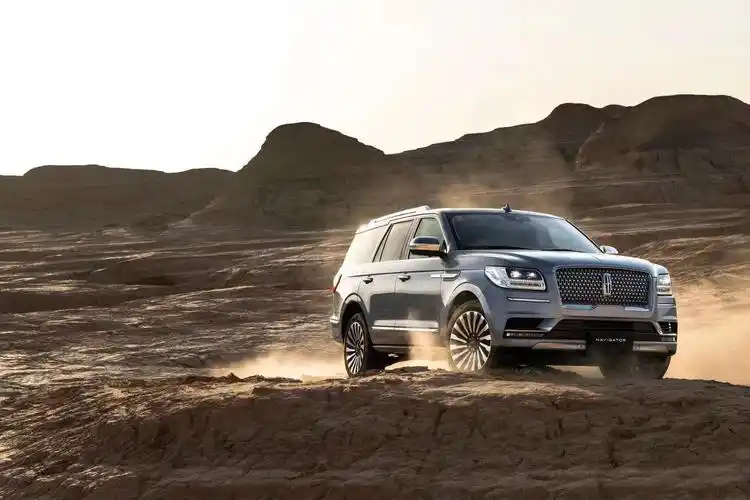 林肯领航员navigator磅礴气场引领新年巅峰出行