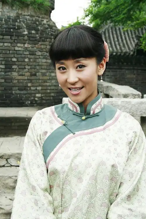 苗圃——表演轻柔,平静,细密的演员