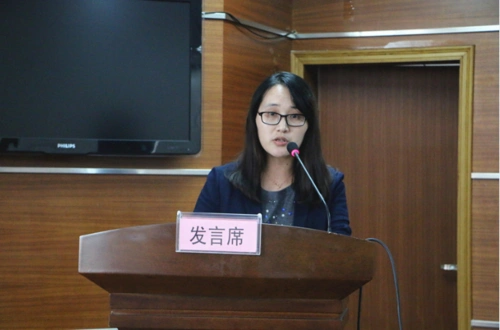 陆小荣处长作《绩效工资实施方案》科研内容说明分组讨论(一)分组讨论